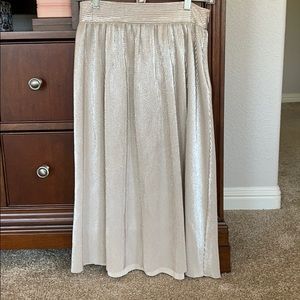 Shimmering ribbed gold skirt